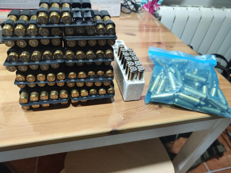 De un solo uso al venir de munición comercial.

-83 NORMA.
-56 WINCHESTER.
-11 FEDERAL.

100€. 00
