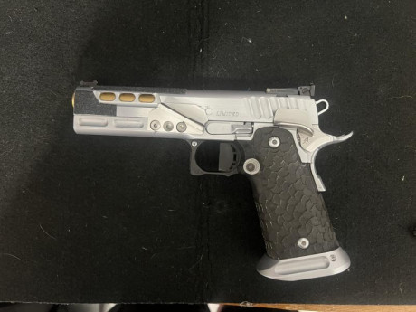 Buenas tardes, vendo magnífica pistola STI DVC 40sw, la pistola se encuentra en perfecto estado de funcionamiento, 02