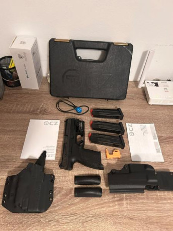 Se vende CZ P-10 C Optics Ready (OR) en excelente estado de funcionamiento y conservación, utilizada exclusivamente 01