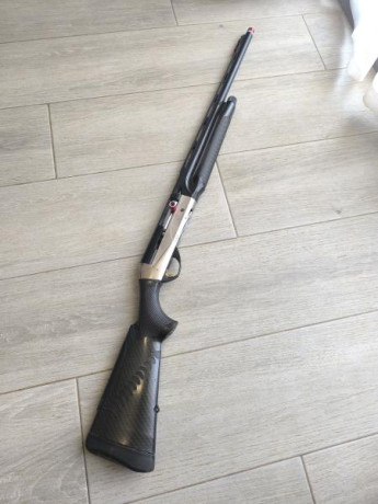 Se vende Benelli Montefeltro Supersport cal 12 cañon 61cm.Escopeta inercial con sistema Crio ,tiene muy 01