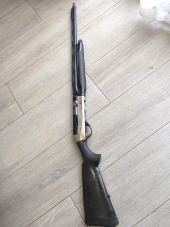 Se vende Benelli Montefeltro Supersport cal 12 cañon 61cm.Escopeta inercial con sistema Crio ,tiene muy 00