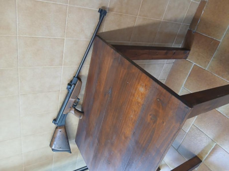 Hola
Carabina Gamatic, tercera serie.
completa a falta del tubo cargador.
No monta al quebrarla.
Para 00