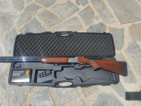 Se vende Browning b525 sporter 76cm cañón en buen estado, pocos tiros. Se puede probar. 
1450 solo escopeta 21