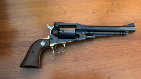 Se ofrece un magnífico Ruger Old Army cal 44, en realidad es un 45 , bola 0,457 , como nuevo, muy poco 00