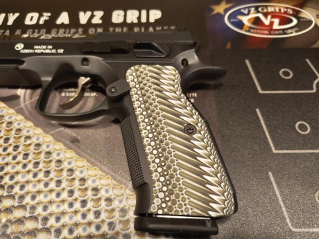 A la venta, un juego de cachas VZ GRIPS, PARA CZ SHADOW 2

Estas cachas están recién traídas de los EEUU, 01