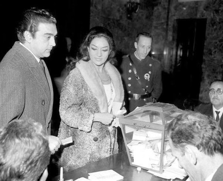  EN RECUERDO Y HOMENAJE A LOS QUE YA NO ESTÁN. 

Si pones en  GOOGLE    PASAPORTES EN LA MEMORIA   da 150