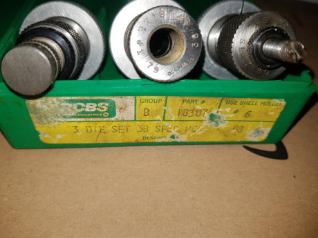 vendo los siguientes juegos de dies. 
Añado más juegos de dies.

Dies RCBS 357 mag/ 38 spl. Solo estrenados. 21