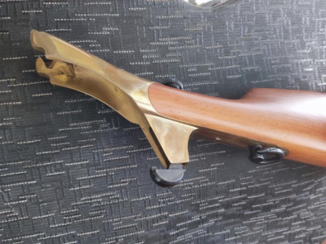 SE VENDE CULATA PARA REVOLVER DE AVANCARGA.
FABRICADO EN MADERA Y LATÓN. 
ESTADO DE CONSERVACIÓN NUEVO 21