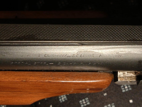 Se vende escopeta  Browning , modelo  B-25 .

Cañones de  76  cm, con  *  y  ** .
Por el número de serie, 62