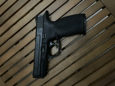 Se vende SMITH & WESSON MP9 9MM arma con muy poco uso la entrego con dos cargadores adicionales un 02