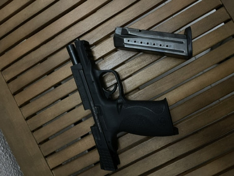 Se vende SMITH & WESSON MP9 9MM arma con muy poco uso la entrego con dos cargadores adicionales un 00