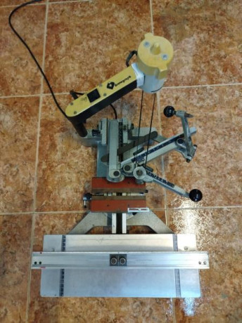 Vendo pantografo gravograph IM3 con motor, con fresa de 150º, añado otra fresa de 120º, una correa de 02
