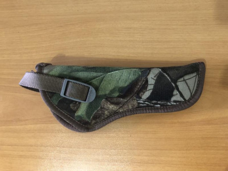 Funda para revolver:
- Marca: Uncle Mike's
- Talla: 3
Revolveres de 4,5 y 6 pulgadas.

PRECIO: 60€

Telefono 00
