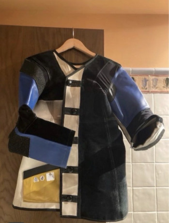 En venta conjunto chaqueta Kustermann a medida t 42/44 + pantalón ahg Anschutz.
Ambos con su apresto al 02