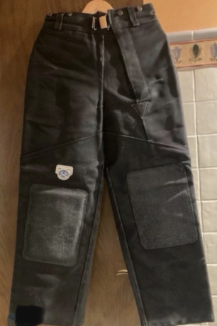 En venta conjunto chaqueta Kustermann a medida t 42/44 + pantalón ahg Anschutz.
Ambos con su apresto al 00