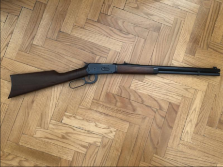 Buenos días a todos,

Vendo rifle de palanca marca WINCHESTER completamente nuevo, calibre 44RM. El arma 01
