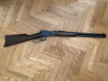 Buenos días a todos,

Vendo rifle de palanca marca WINCHESTER completamente nuevo, calibre 44RM. El arma 00