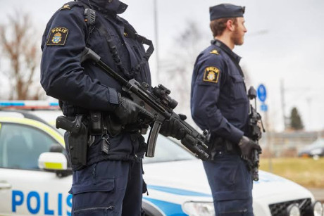 La Autoridad Policial de Suecia (Polisen) ha subtituir los subfusiles HK MP5 por el fusil de asalto Sako 20