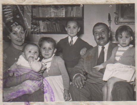  EN RECUERDO Y HOMENAJE A LOS QUE YA NO ESTÁN. 

Si pones en  GOOGLE    PASAPORTES EN LA MEMORIA   da 00