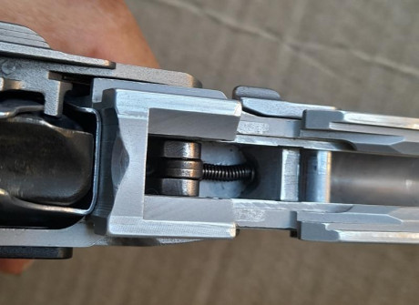 Hola, me voy retirando del tiro y vendo mi Beretta 92 FS INOX MATE italiana del 9mm parabelum con muchas 12