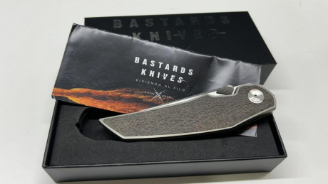 Navaja IBERIAN QUEIROS, Bastards Knives  300 € NUEVA (Envio incluido)

 IMG_4835.JPEG 

 IMG_4834.JPEG 00
