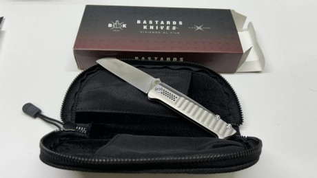 Navaja ARROMAX Titanio Bastards Knives 225 € NUEVA (Envio incluido)

 IMG_4828.JPEG 

 IMG_4827.JPEG  01