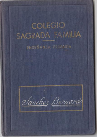 EN RECUERDO Y HOMENAJE A LOS QUE YA NO ESTÁN. 

Si pones en  GOOGLE    PASAPORTES EN LA MEMORIA   da 20