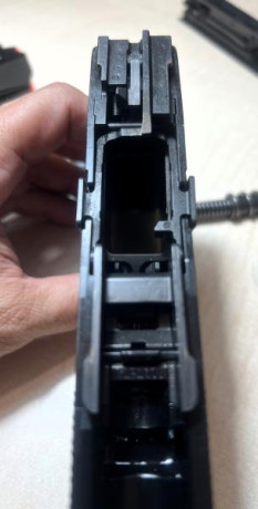 Pues eso, pongo a la venta mi caprichito, una excelente pistola muy cómoda, con 2 cargadores de 12 pero 30