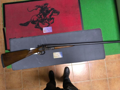 Un amigo mío vende dos escopetas antiguas recién restauradas completamente:

Escopeta ZABALA calibre 12. 00