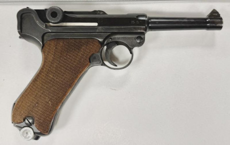 En venta Luger P08 fabricada por Mauser en 1940. Números coincidentes incluso en el cargador. 1.800€
En 01
