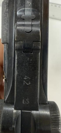 En venta Luger P08 fabricada por Mauser en 1940. Números coincidentes incluso en el cargador. 1.800€
En 31