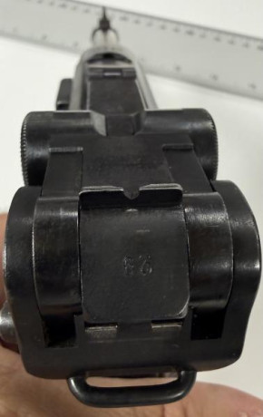 En venta Luger P08 fabricada por Mauser en 1940. Números coincidentes incluso en el cargador. 1.800€
En 30