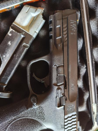 Umarex Smit Wesson MP9
Cal .43
7 joules
Viene con dos cargadores (uno para areglar) , bolas de goma i 00