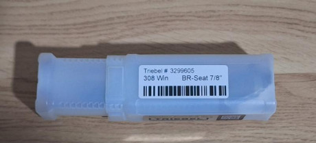 Die Triebel cal.308 sin usar, con los posicionadores de puntas R60 y R100.

R60 vale:
Hornady A-max 160 02