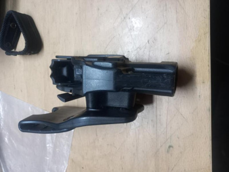 Buenas...vendo funda blackhawk serpa nivel 3,,,para Hk usp compact...muy poco uso ...y menos calle....esta 01