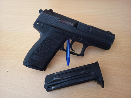 se vende por no usar tiene muy pocos disparos zona de Valencia guiada en F pistola y dos cargadores 400€ 01