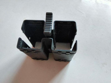 Hola
Pongo aqui a la venta varias cosas de la carabina HK MP5 y demas variantes 

Agrupador de dos cargadores 30