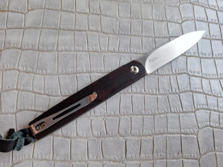 Buenas tardes compañeros,

Pongo a la venta estos cuchillos y navajas en perfecto estado

Portes dentro 71