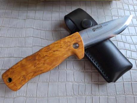 Buenas tardes compañeros,

Pongo a la venta estos cuchillos y navajas en perfecto estado

Portes dentro 162