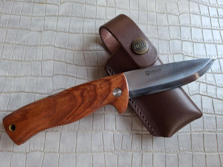 Buenas tardes compañeros,

Pongo a la venta estos cuchillos y navajas en perfecto estado

Portes dentro 172