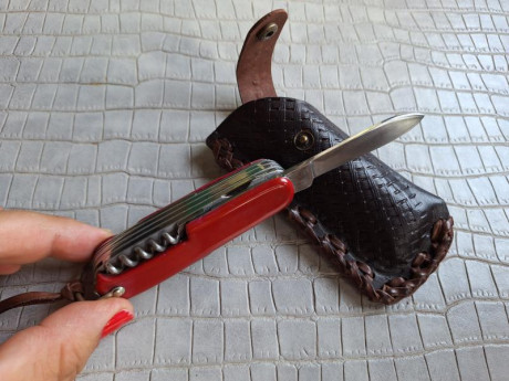 Buenas tardes compañeros,

Pongo a la venta estos cuchillos y navajas en perfecto estado

Portes dentro 60