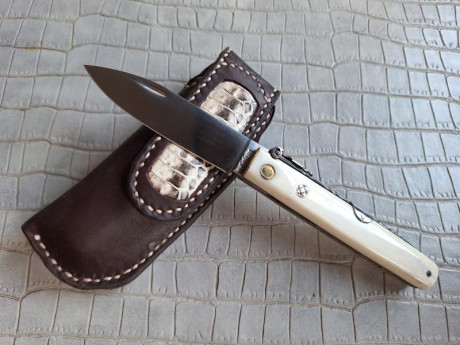 Buenas tardes compañeros,

Pongo a la venta estos cuchillos y navajas en perfecto estado

Portes dentro 72
