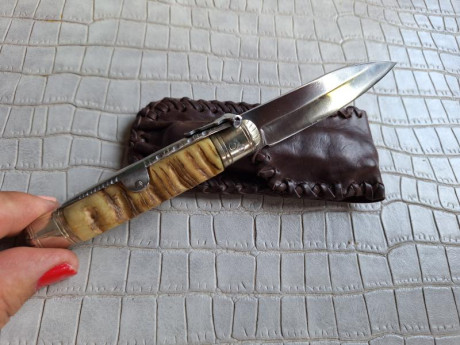 Buenas tardes compañeros,

Pongo a la venta estos cuchillos y navajas en perfecto estado

Portes dentro 130