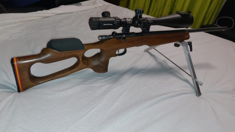 Carabina Anschutz Thumbhole 22 LR, cañón HB, acción 64 No es Match, disparador 5098 completamente ajustable.
No 02