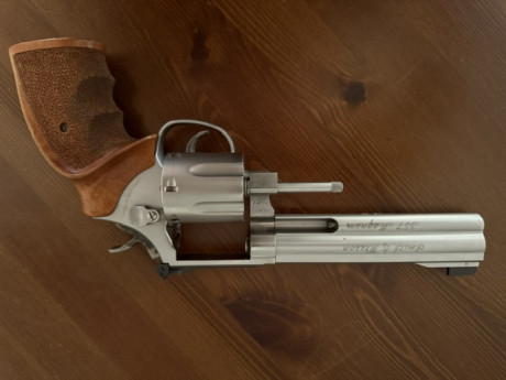Vendo Revolver SMITH WESSON TARGET CHAMPION 357,por no usar en perfecto estado con su estuche original
jpablo@malagasur-rent.com
678615227
950€ 00