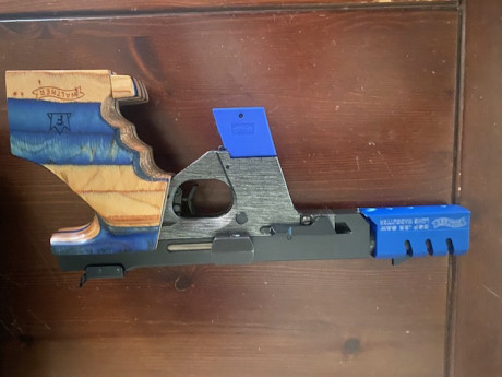 Vendo Pistola Walther GSP EXPERT Calibre 32 con muy poco uso, con su maletín original y dos cargadores. 02