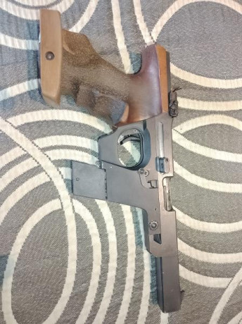 Hola, vendo por 200€  mi vieja WALTHER que tantas alegrías me dió. El arma es de las antiguas y tiene 00