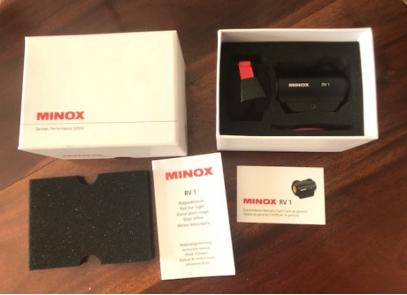Se ofrece un MINOX RV1 nuevo punto rojo, comprado para una carabina que al final no compre. 
Su PVP 337€ 00