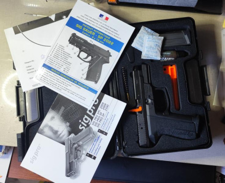Buenos días, pongo a la venta magnifica pistola de la marca Sig Sauer, modelo PS 2022, con poco uso. 
El 11