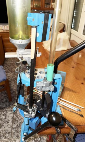 Buenos días se vende por 800€ Dillon 650XL con la conversión del 9mm. P, lleva también el tubo y el disco 10